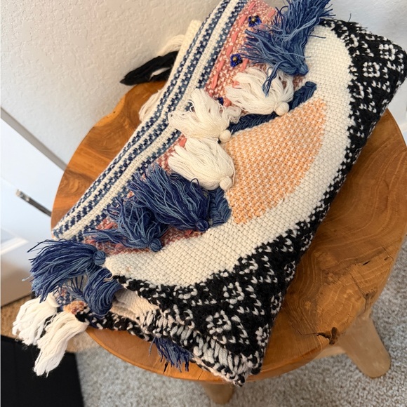Anthropologie x Hello Hydrangea Knit Patterned Tassel Scarf - Picture 8 of 9